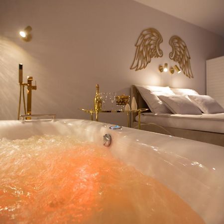 Apartament Gold Sauna&Jacuzzi Kolobrzeg Exterior photo